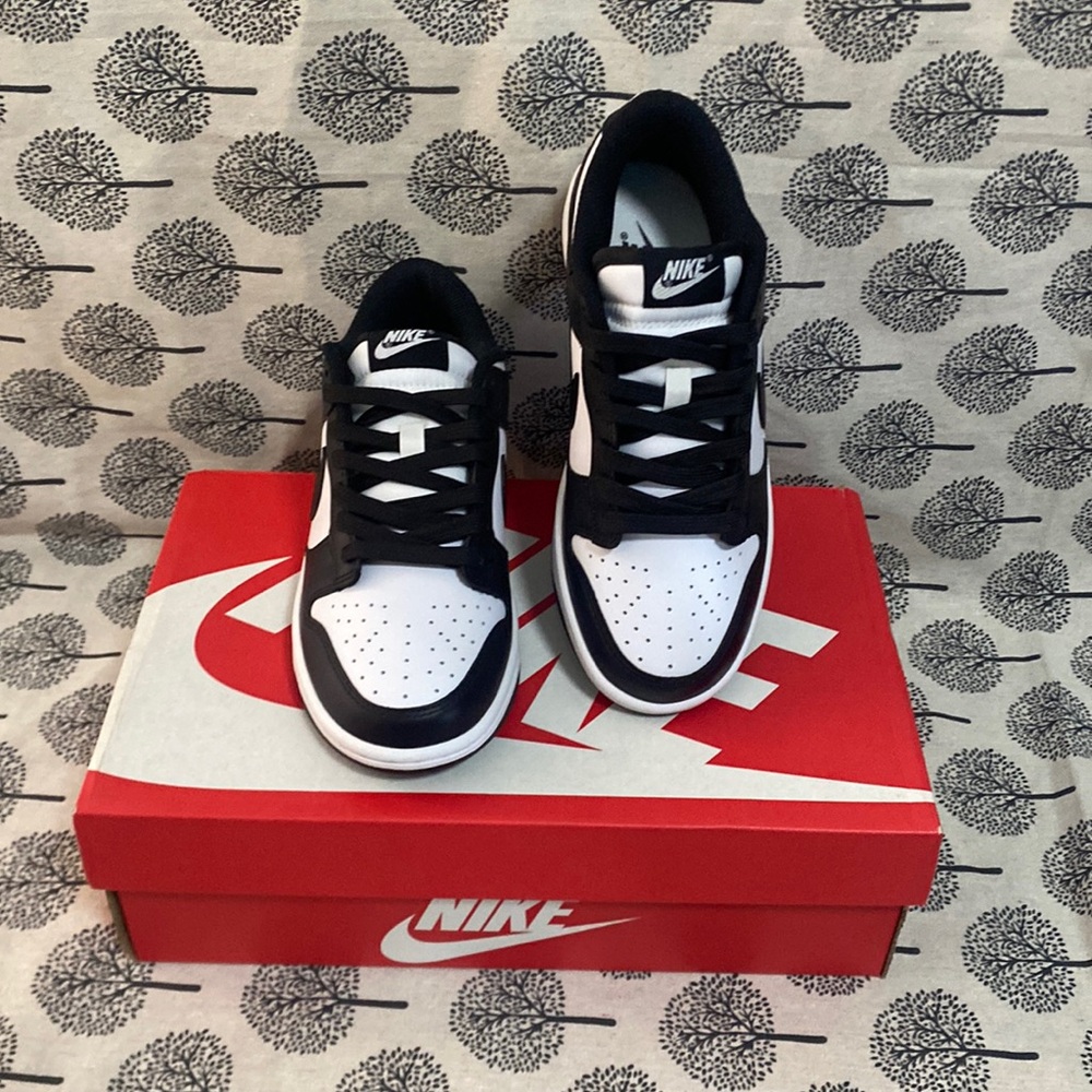 Nike Dunk Low Low-Top Black And White Sneakers